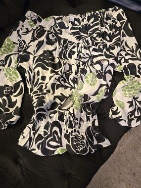 dressbarn Black and White Floral Blouse